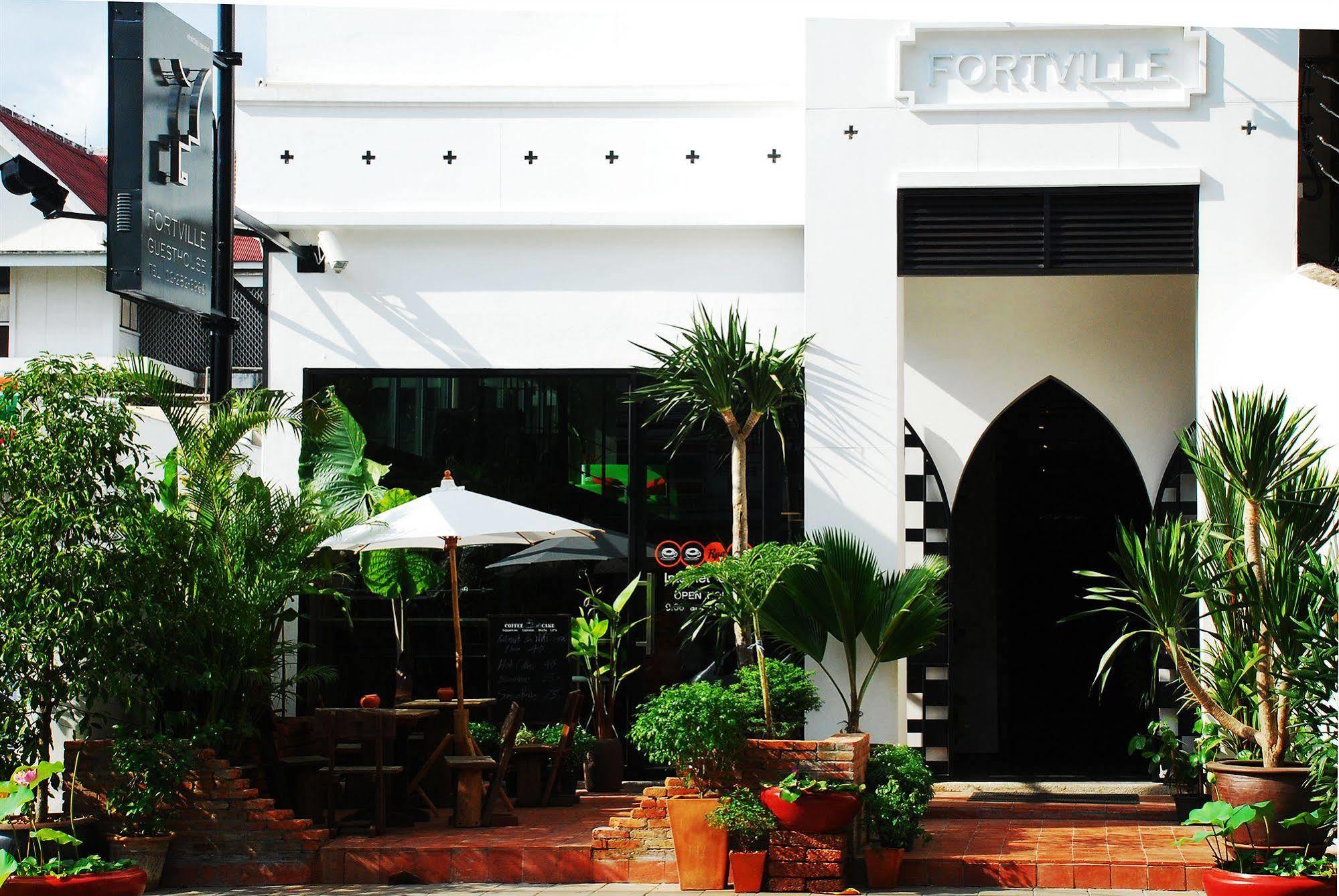 Fortville Guesthouse Bangkok Exterior photo